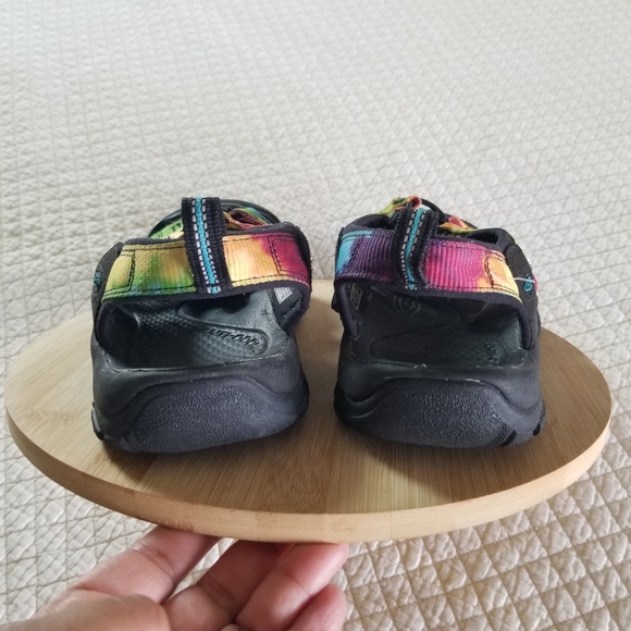 Keen | Newport Retro 10 Tie Dye Hiking Sandals - Picture 6 of 8